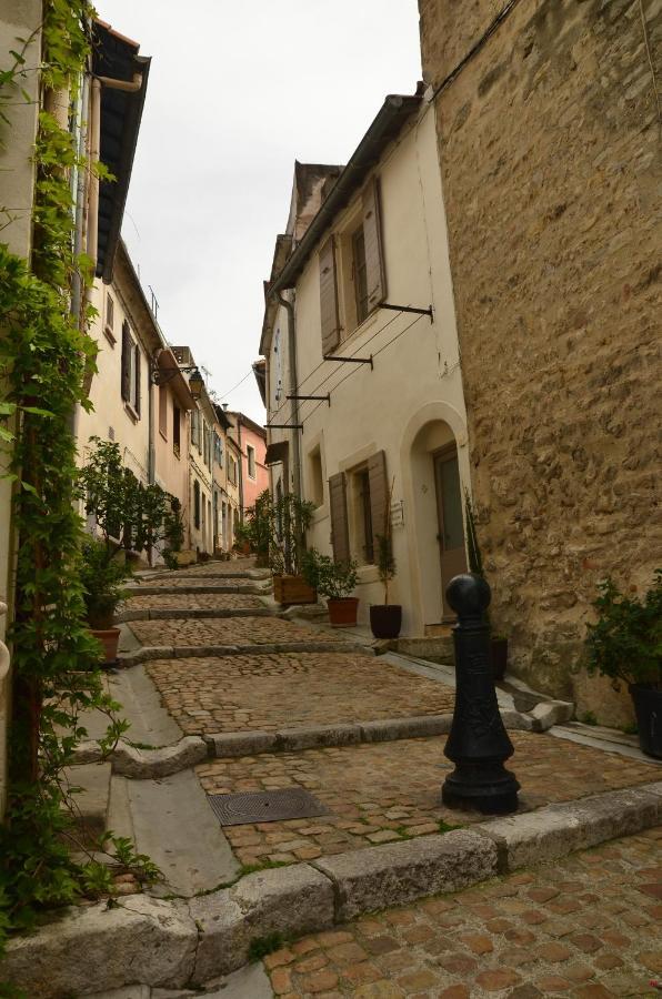 Aux Pieds Des Arenes Apartment Arles Exterior photo