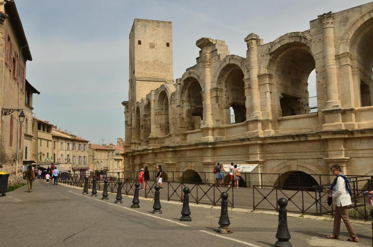 Aux Pieds Des Arenes Apartment Arles Exterior photo