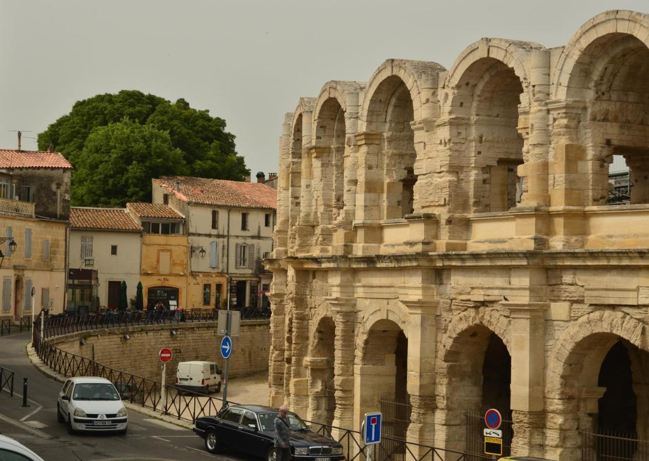 Aux Pieds Des Arenes Apartment Arles Exterior photo