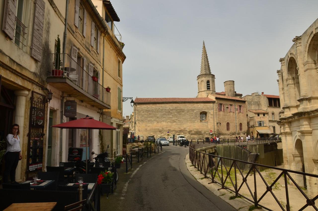 Aux Pieds Des Arenes Apartment Arles Exterior photo