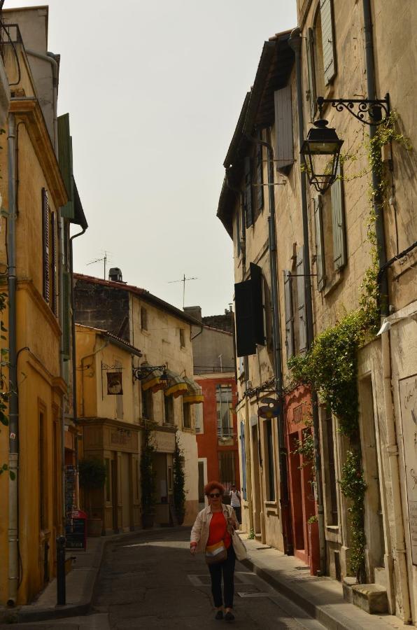 Aux Pieds Des Arenes Apartment Arles Exterior photo