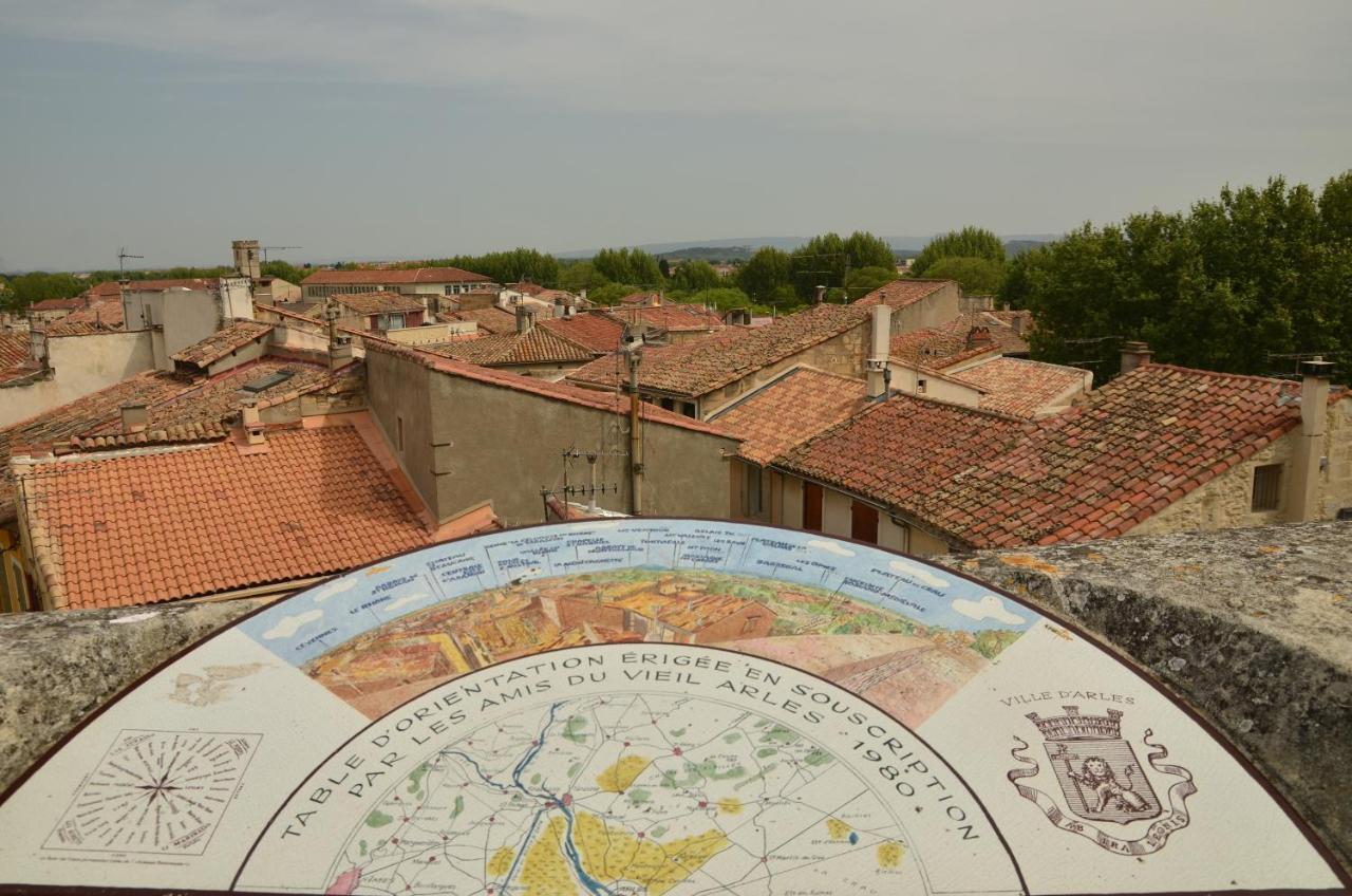 Aux Pieds Des Arenes Apartment Arles Exterior photo