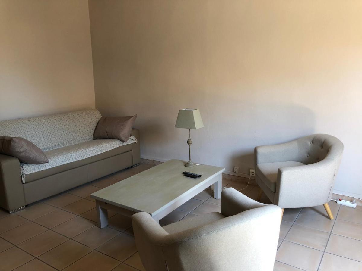 Aux Pieds Des Arenes Apartment Arles Exterior photo