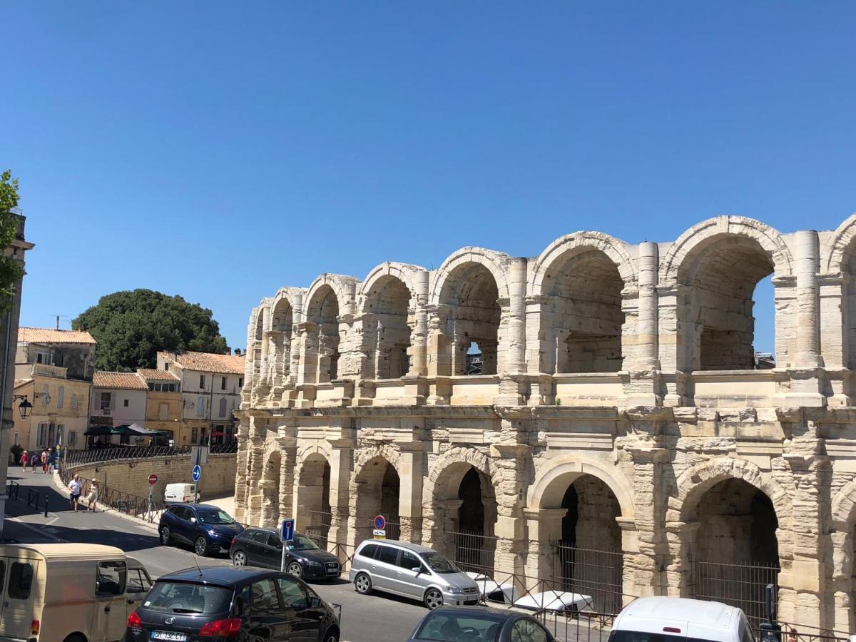 Aux Pieds Des Arenes Apartment Arles Exterior photo