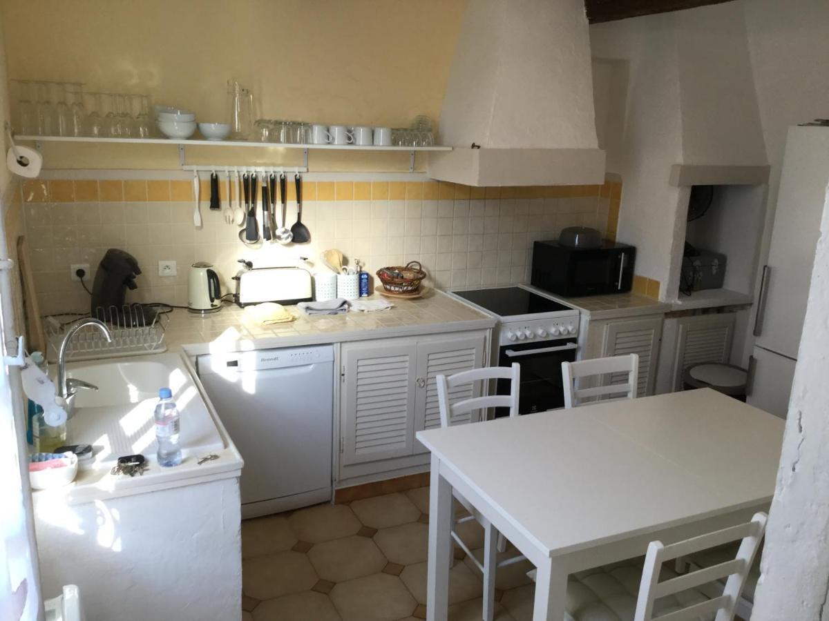 Aux Pieds Des Arenes Apartment Arles Exterior photo