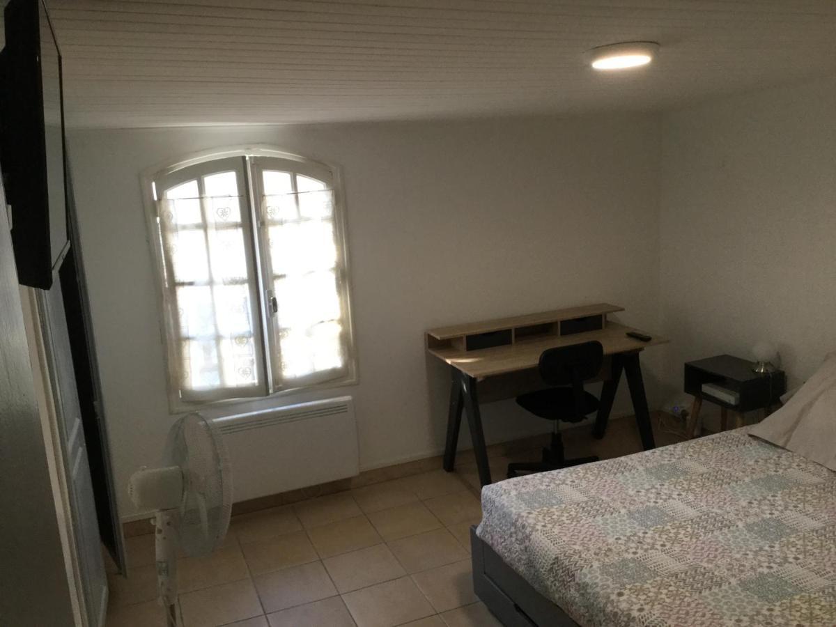 Aux Pieds Des Arenes Apartment Arles Exterior photo